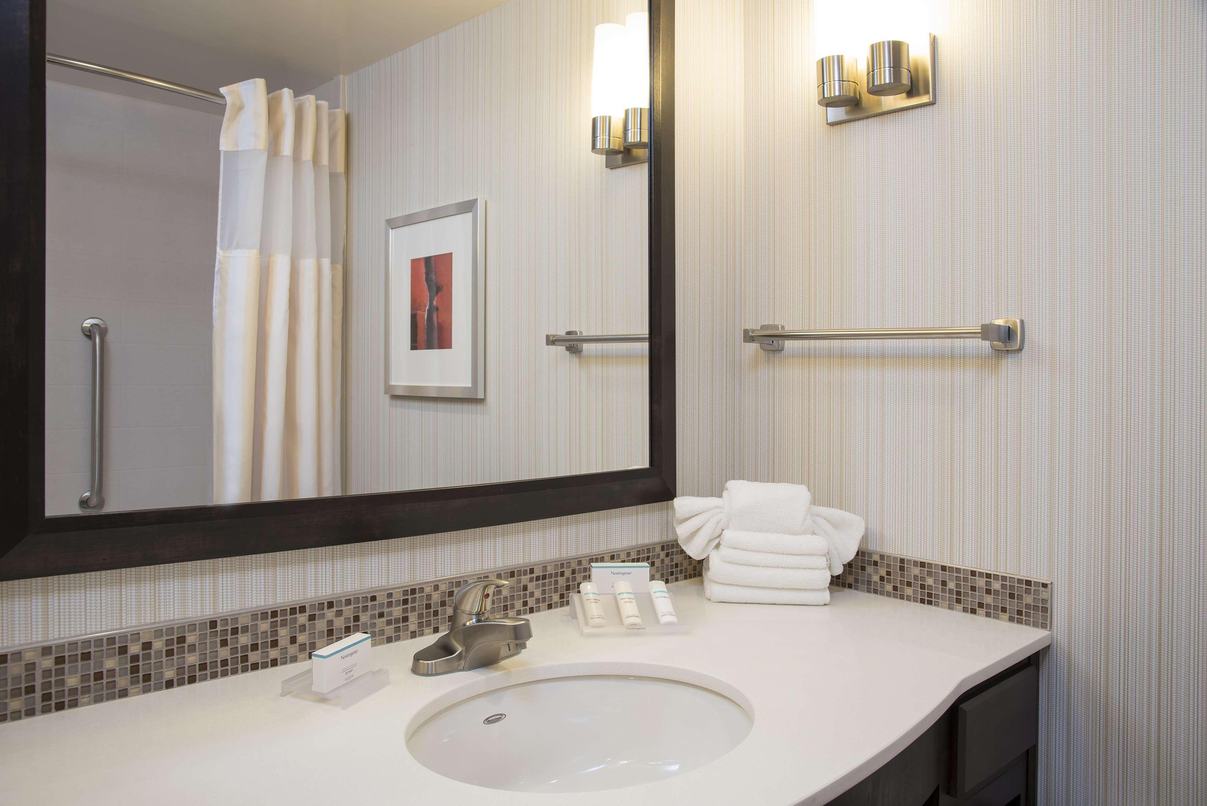 Hilton Garden Inn Louisville Downtown Εξωτερικό φωτογραφία