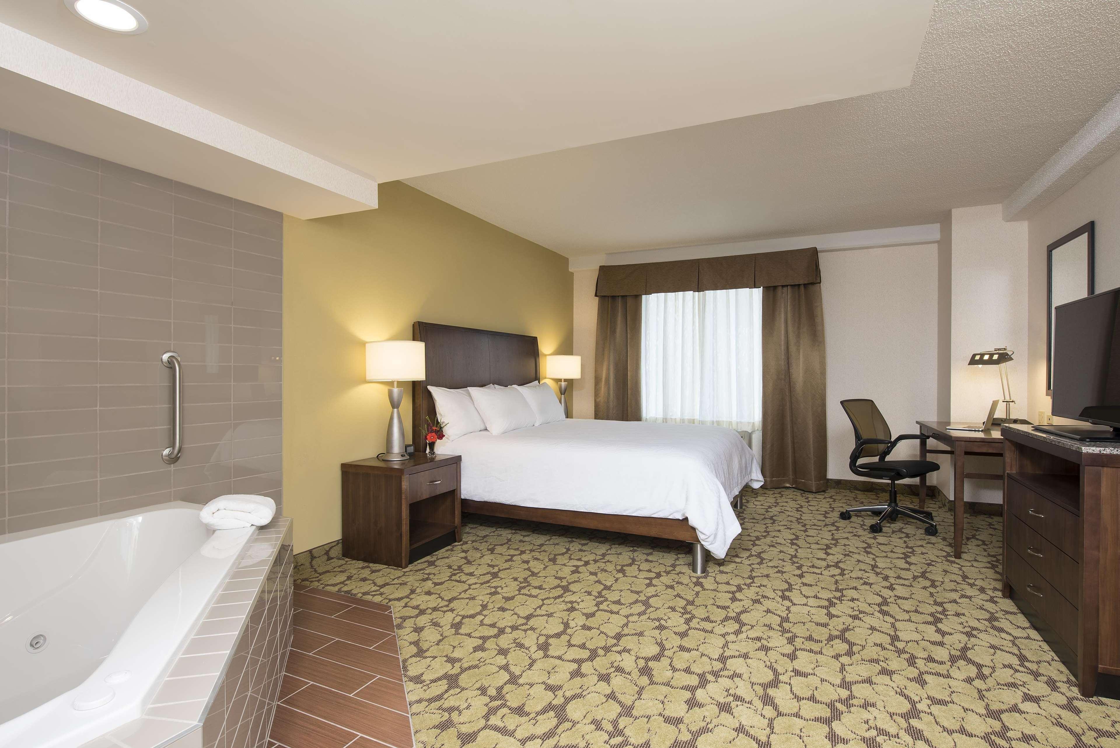 Hilton Garden Inn Louisville Downtown Εξωτερικό φωτογραφία