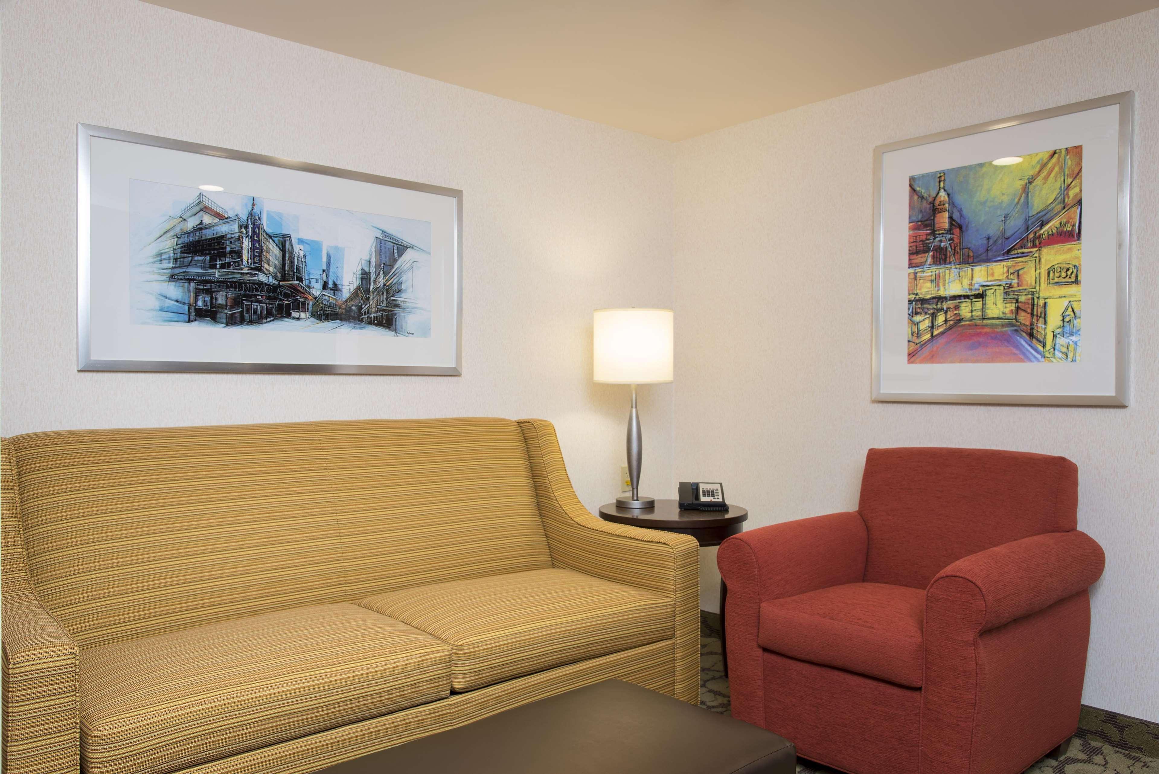 Hilton Garden Inn Louisville Downtown Εξωτερικό φωτογραφία