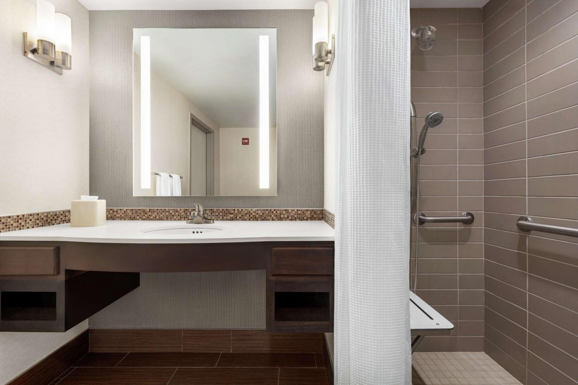 Hilton Garden Inn Louisville Downtown Εξωτερικό φωτογραφία