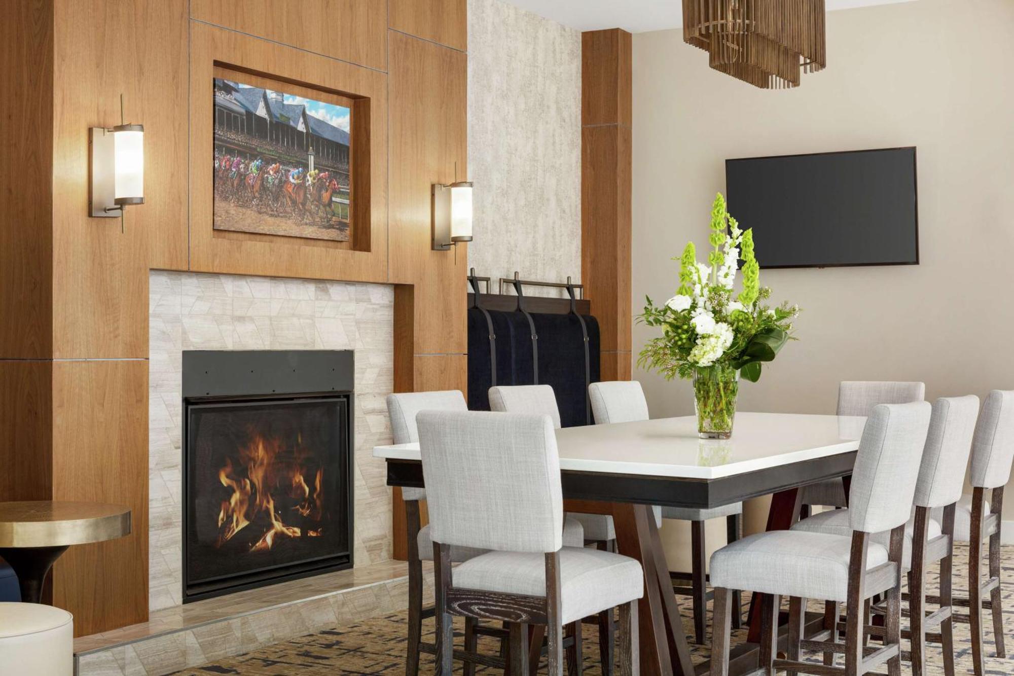 Hilton Garden Inn Louisville Downtown Εξωτερικό φωτογραφία