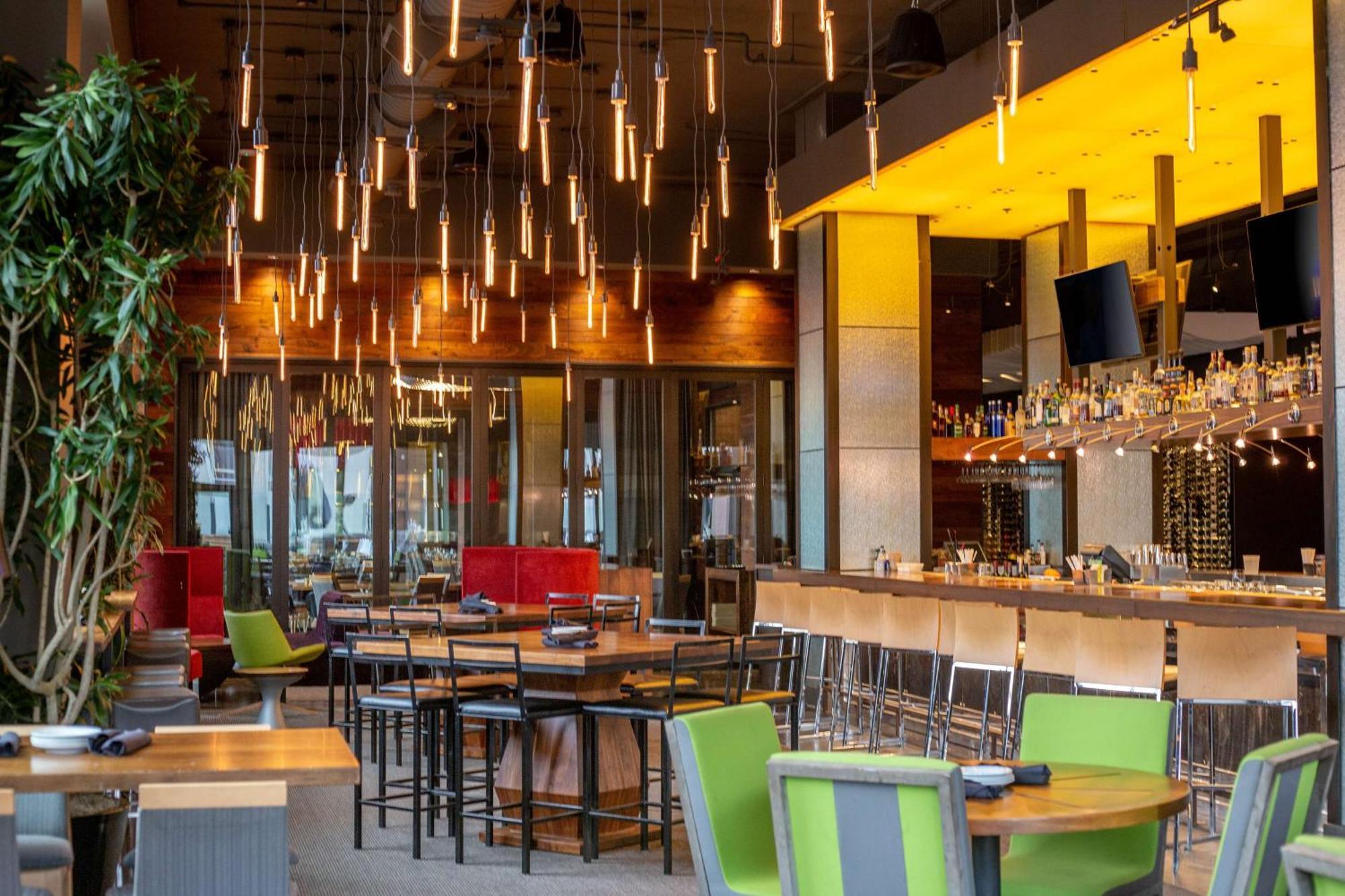 Hilton Garden Inn Louisville Downtown Εξωτερικό φωτογραφία